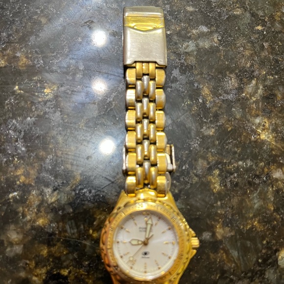 Fossil watch needs battery - Picture 2 of 2